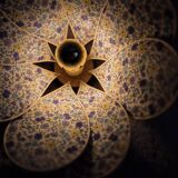 Applique murale fleur, 8 pétales en rotin et tissu fleuri