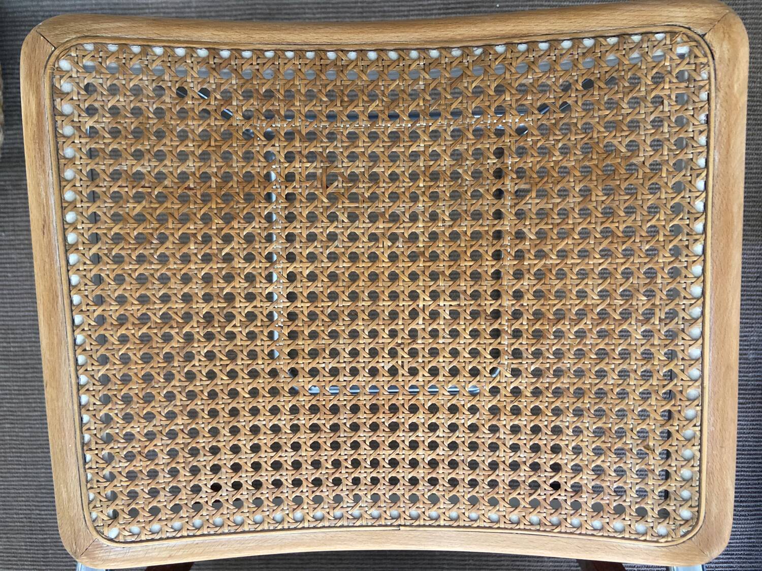 Tabourets de Bar Cesca par Marcel Breuer.