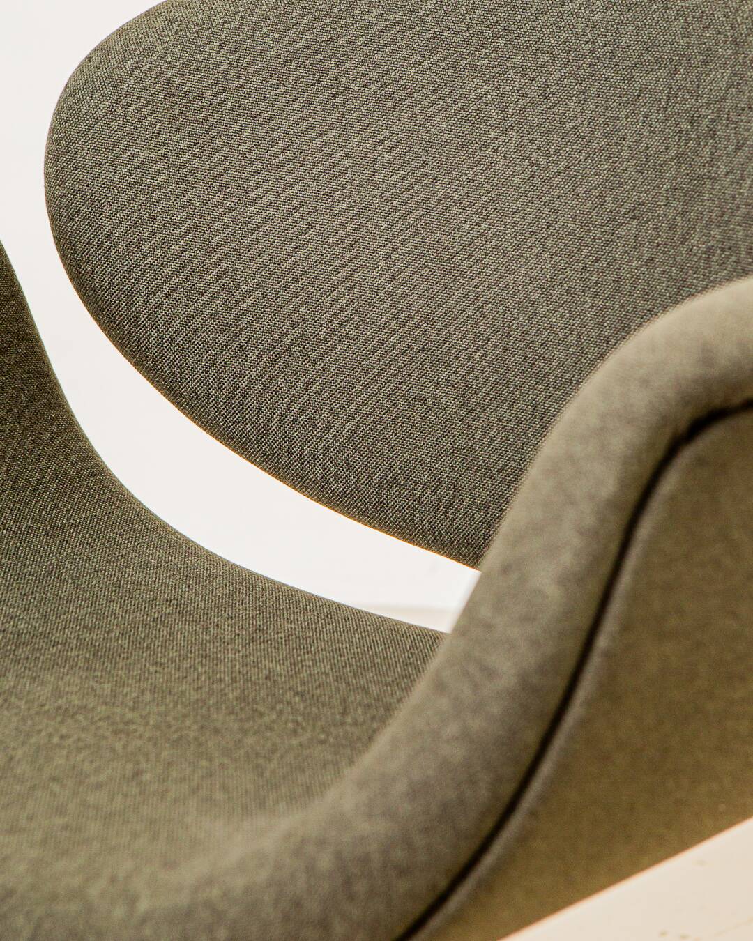 Pair of gray "Little Tulip" armchairs by Pierre Paulin for Artifort 80's