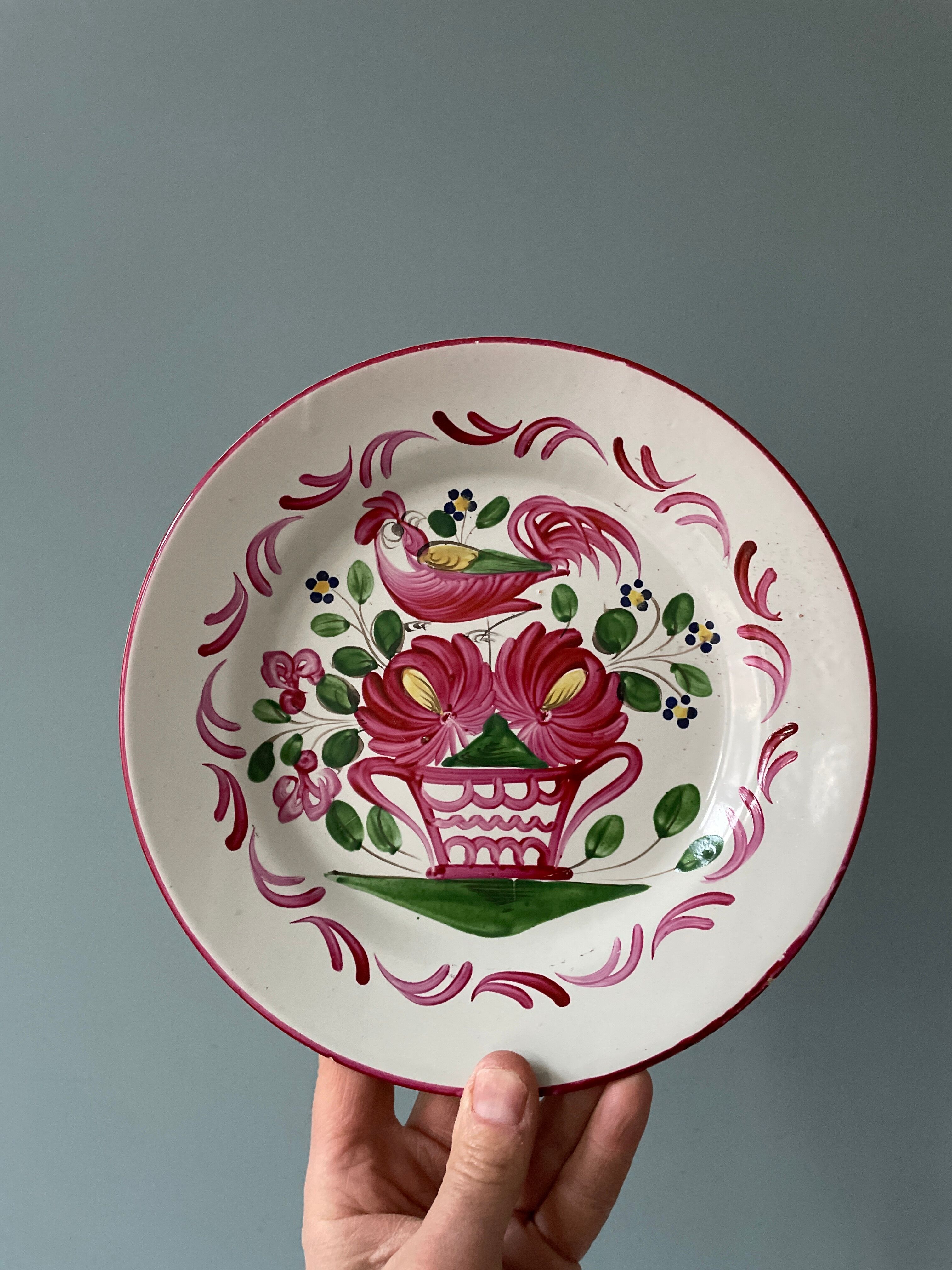 Set of 2 plates XIXth Les Islettes, rooster decoration and flowery basket