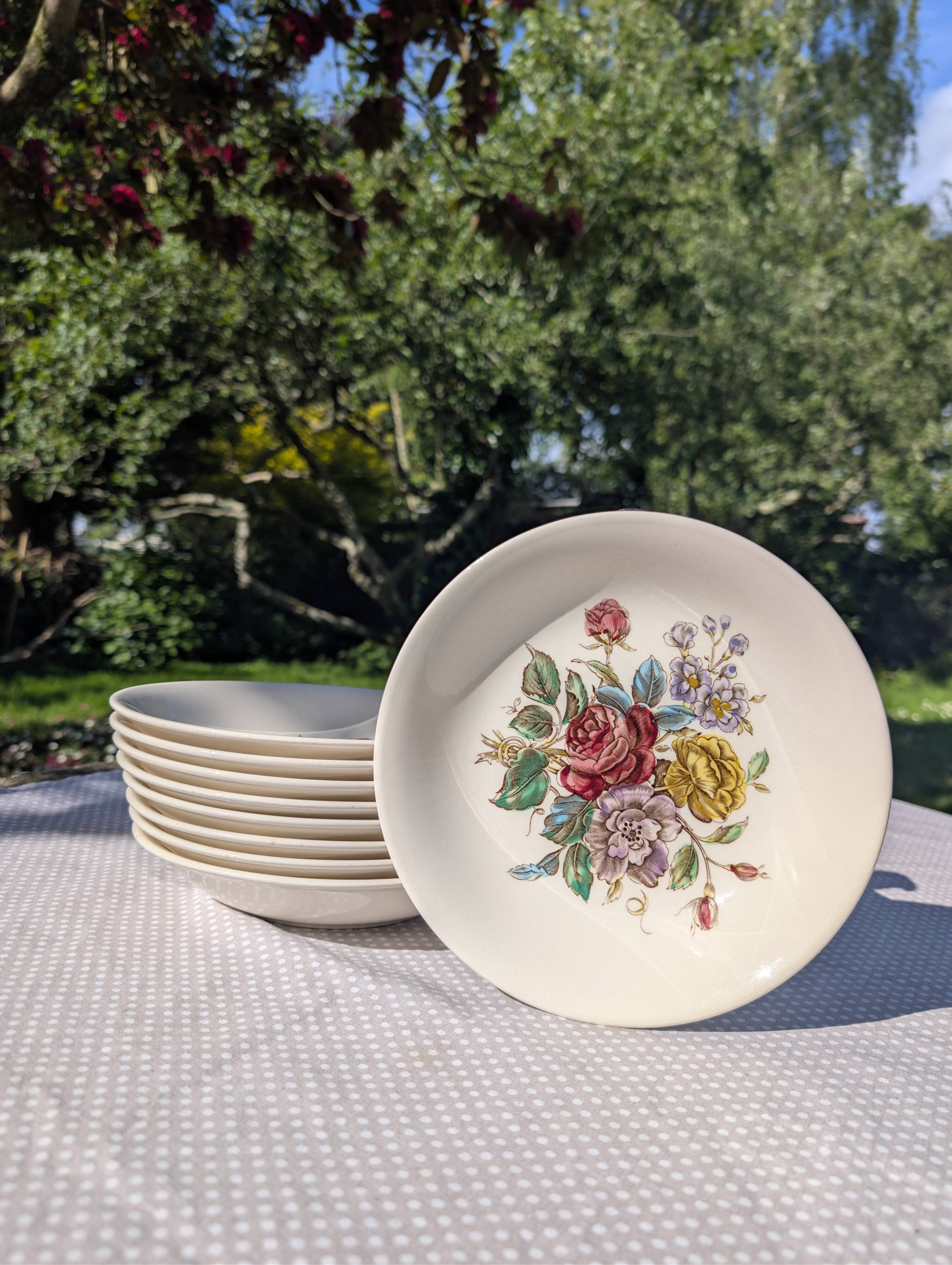 9 assiettes creuses Villeroy et Boch