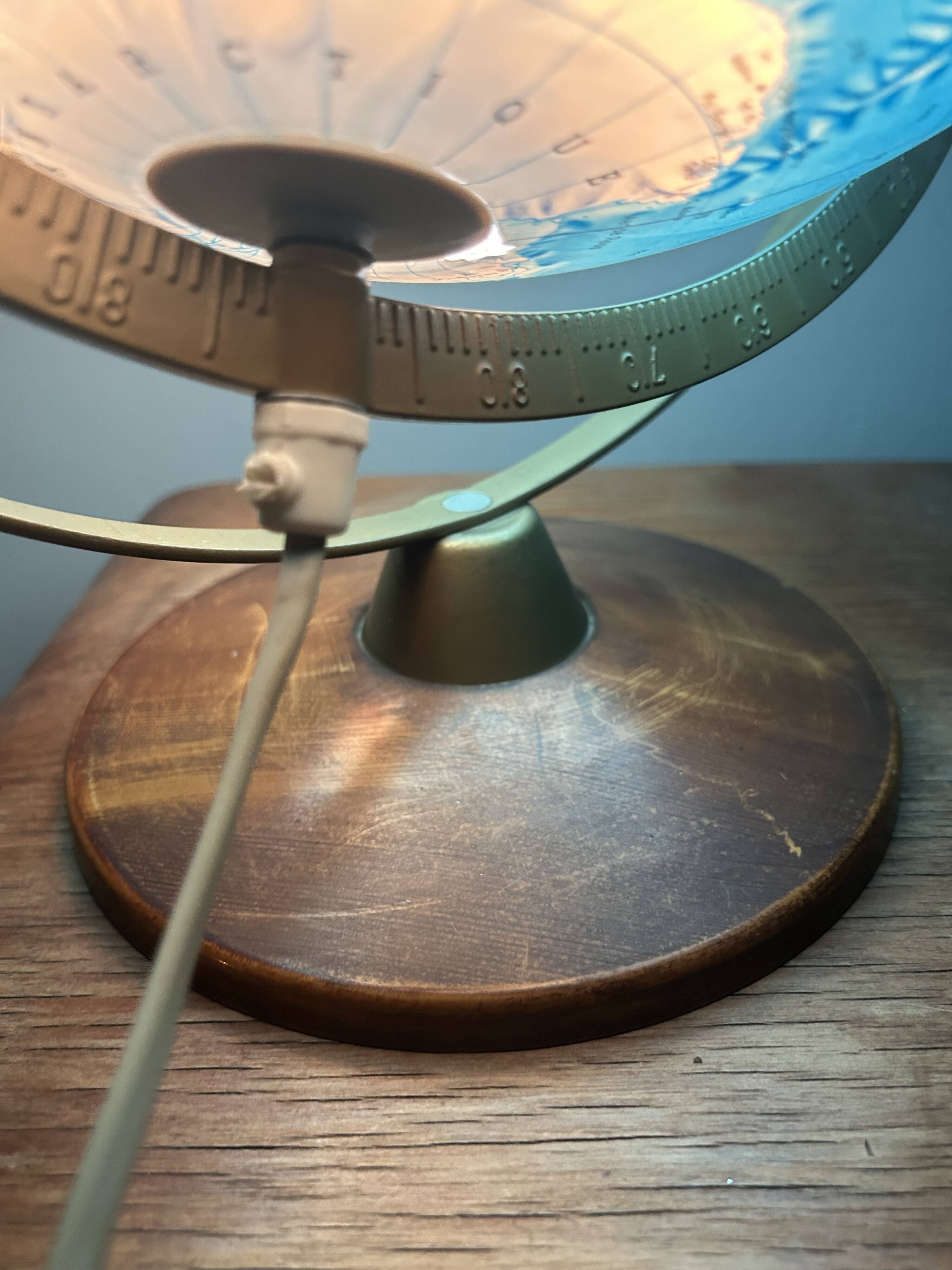 Illuminated Relief Globe – Scan-Globe Model 3Z Gyroscopic