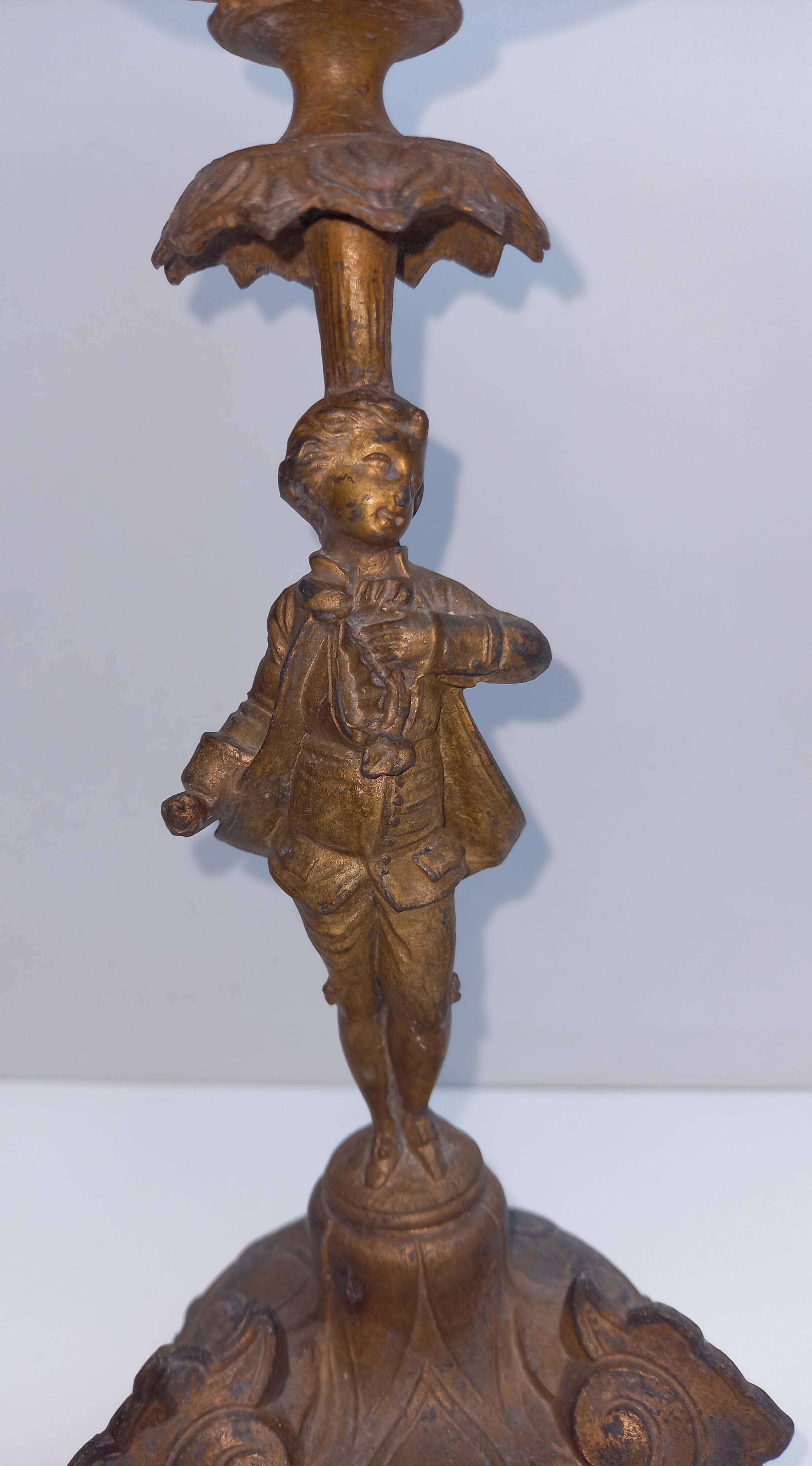 Regulate candlesticks - Pair of Louis XV characters