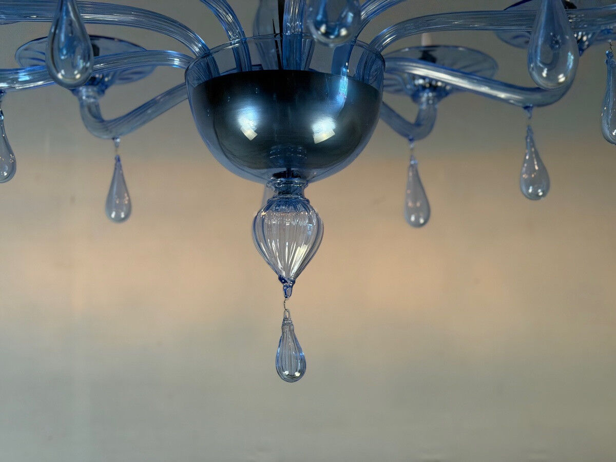 Venetian glass chandelier in blue Murano, circa 1980.