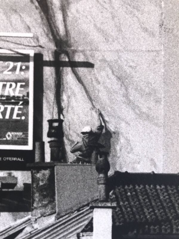 Rosine nusimovici, sans titre (la vache noire), 1987. tirage argentique nb