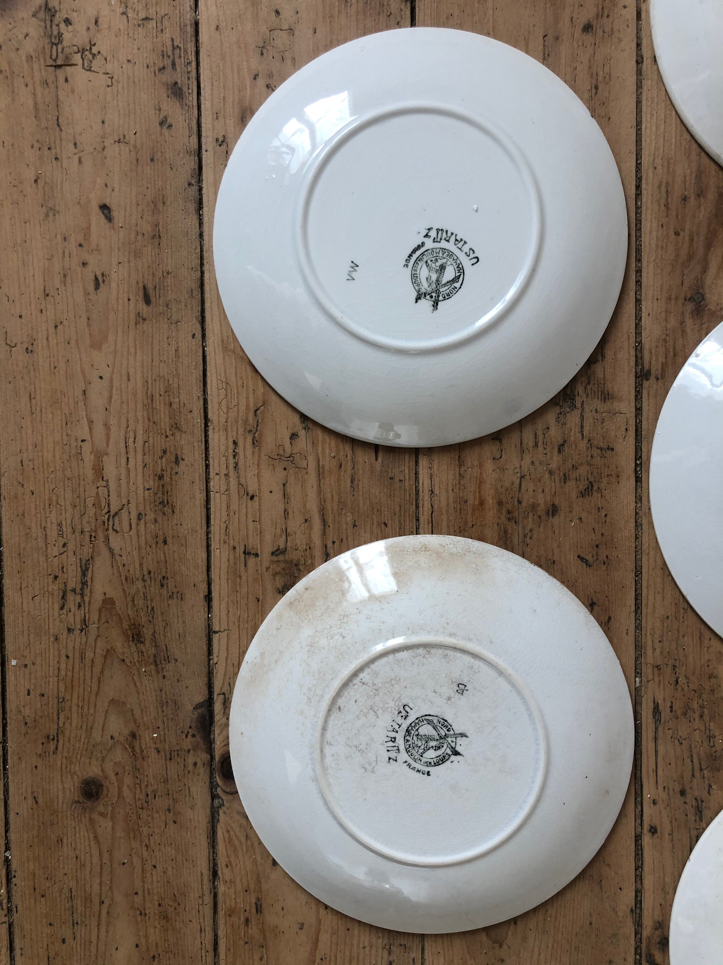 Set of 10 dessert plates in earthenware