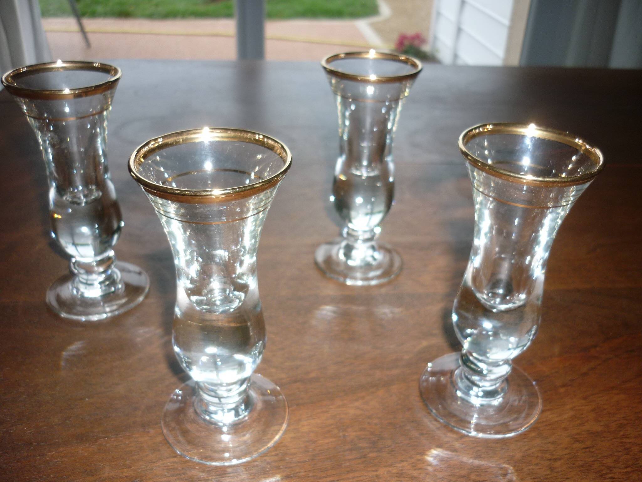 4 bistro stemmed glasses