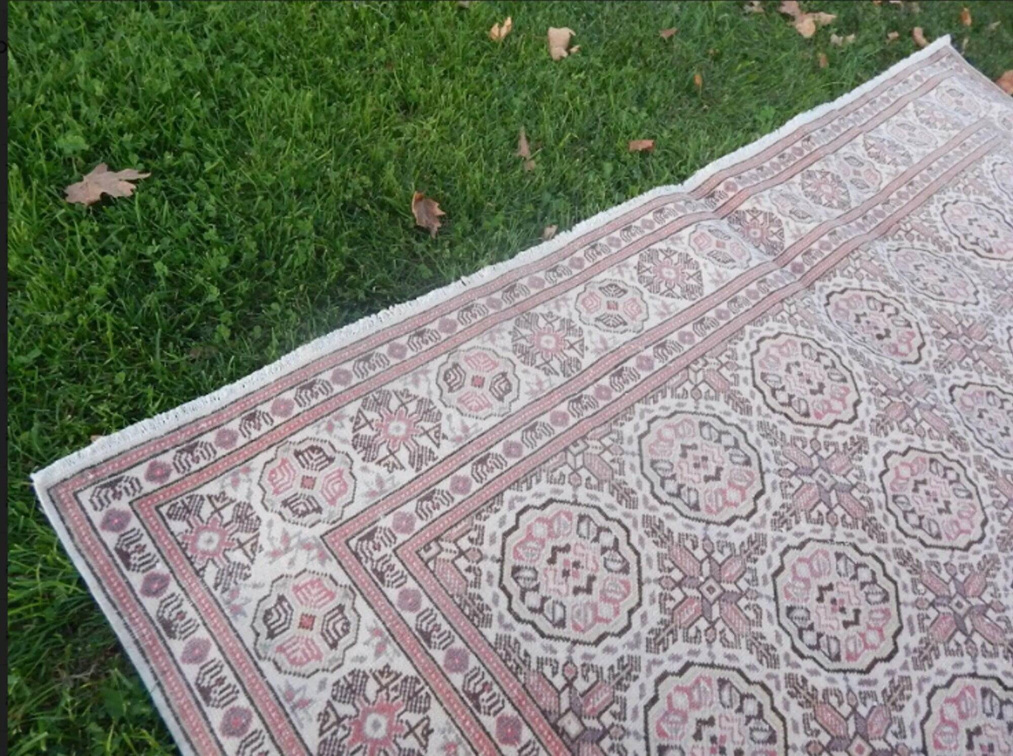 Vintage Turkish rug handmade 195x303 cm