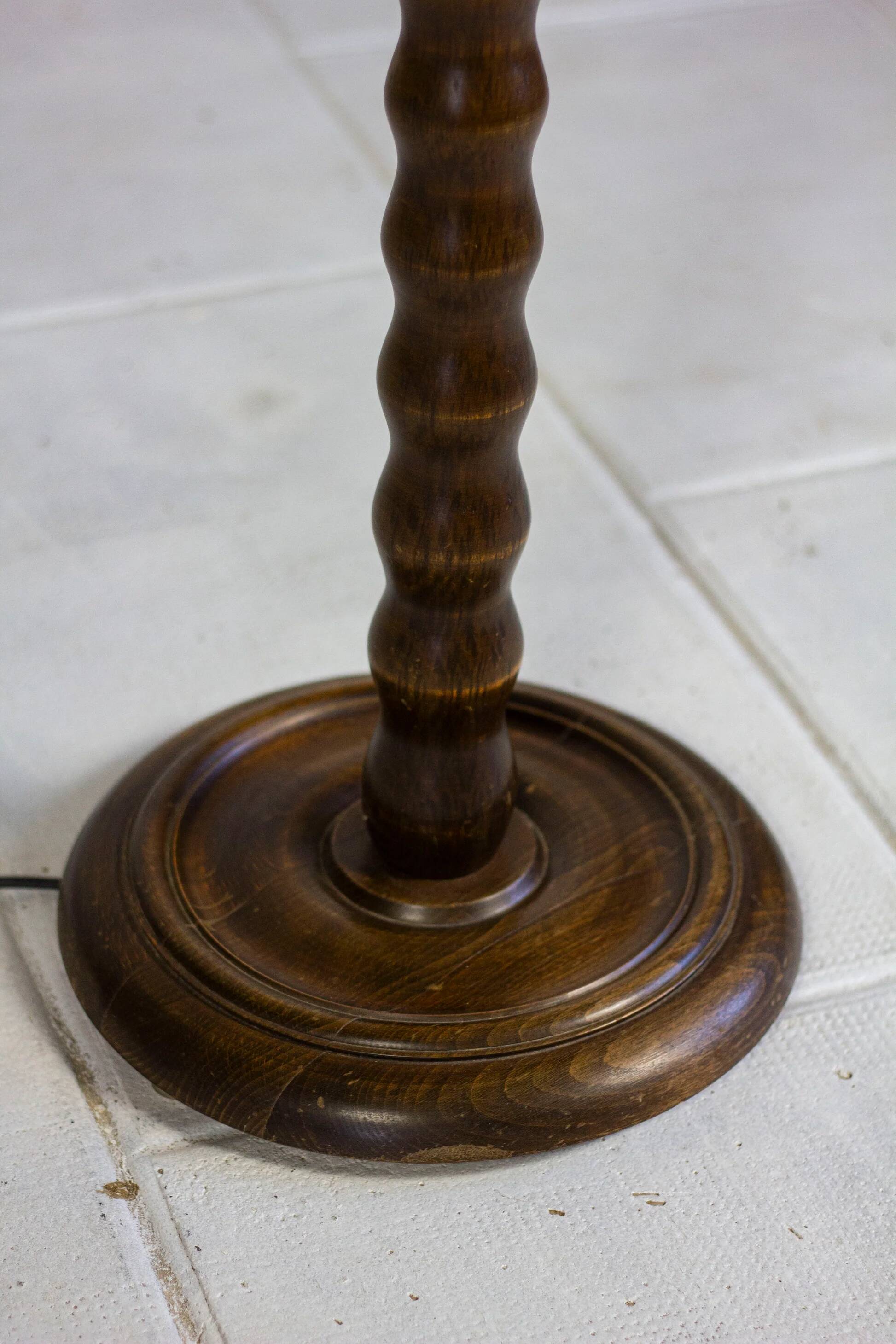 Neo-rustic floor lamp in turned wood, 1950