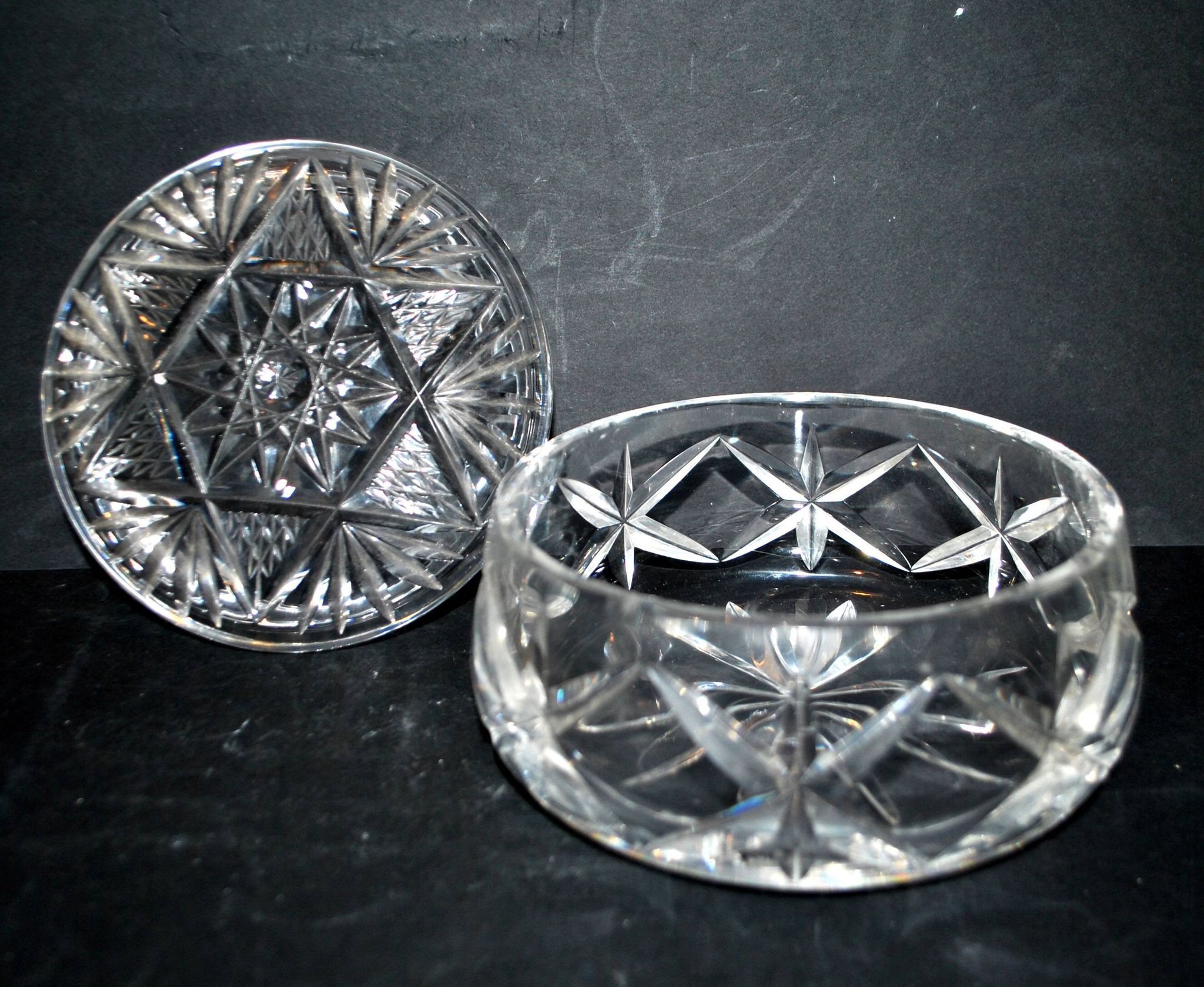 Richly cut crystal candy box from BACCARAT? 20th century.