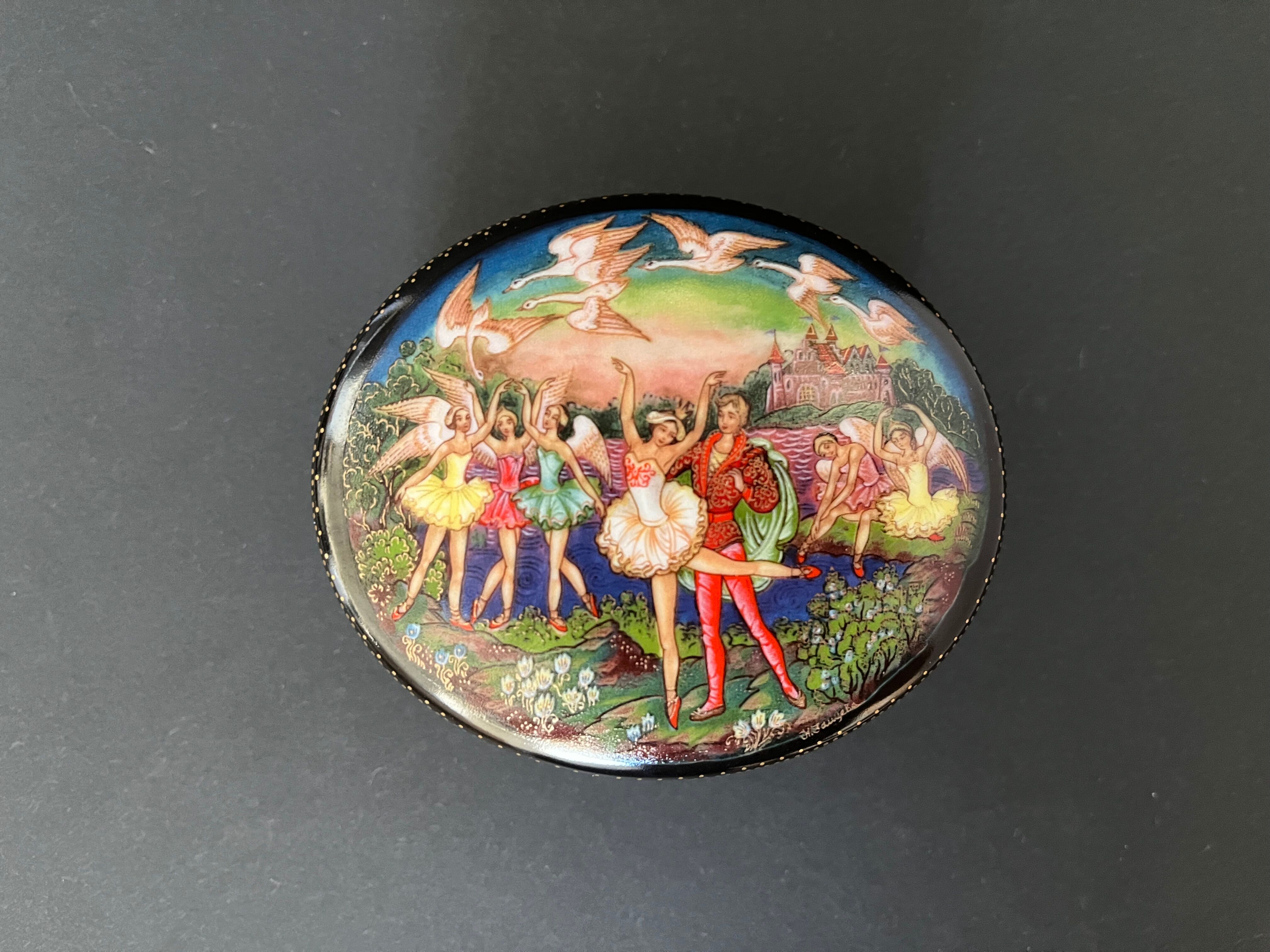 Music Box Swan Lake Tchaikovsky 1992 Ardleigh Elliot Porcelain Russian Ballet