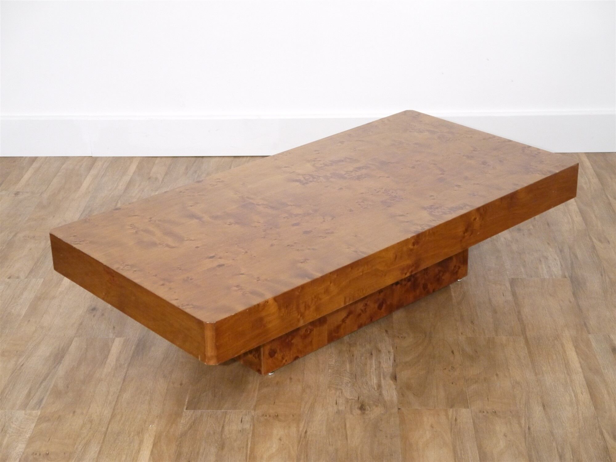 Table basse vintage en loupe d'orme 1970