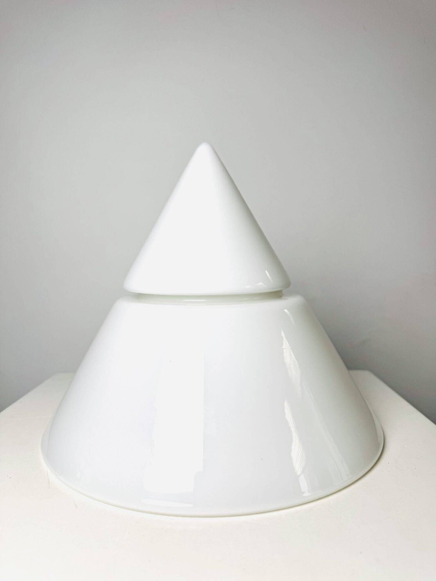 D-2136 Kilimanjaro Table Lamp By Sergio Asti For Raak Amsterdam, The Netherlands 1978