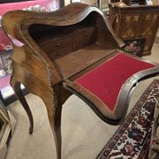 Bureau de Dame