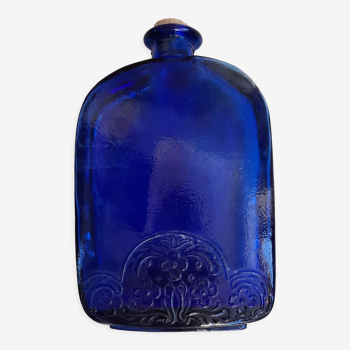 Bouteille bleue en verre