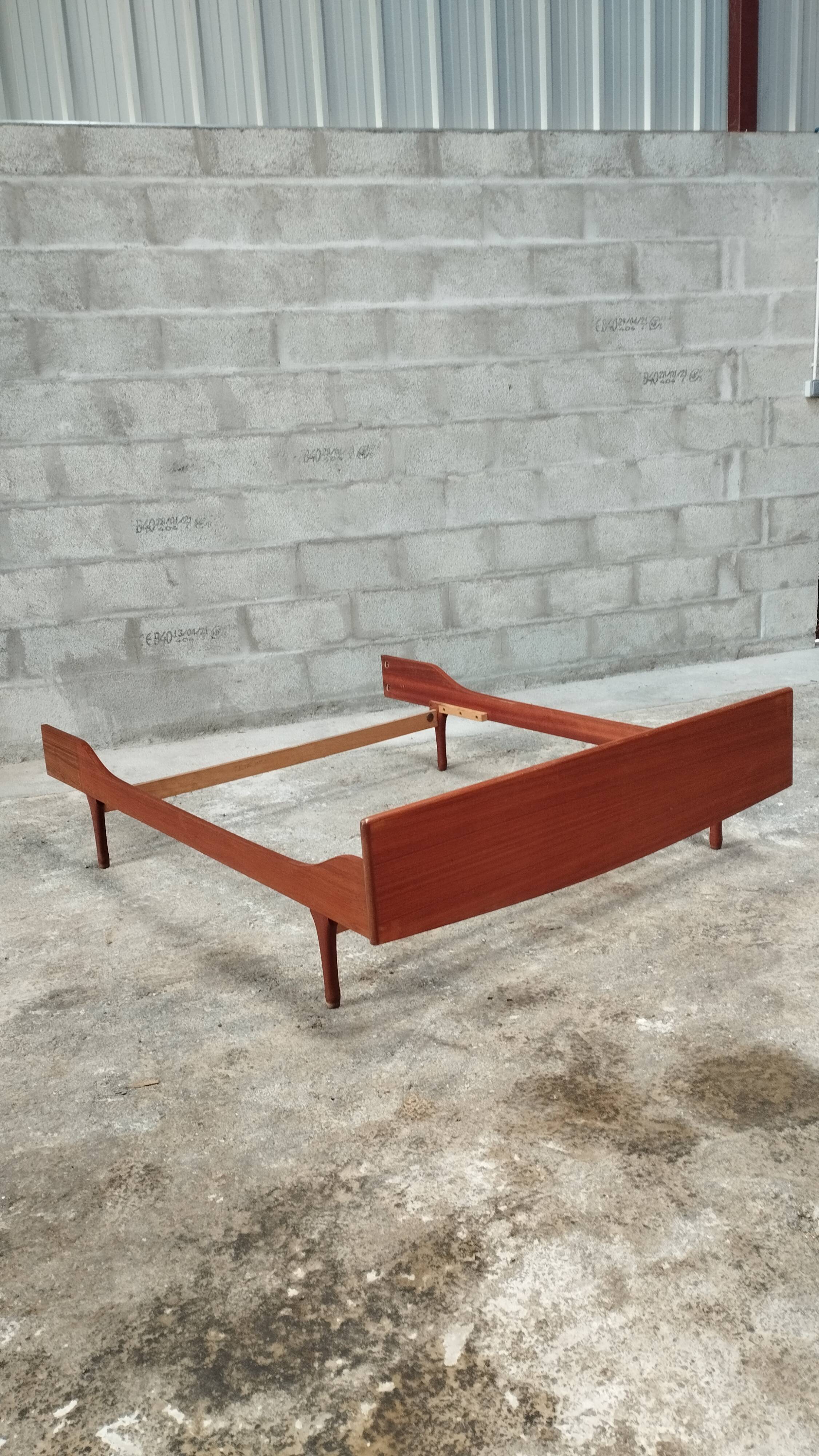 Vintage teak bed 2 places