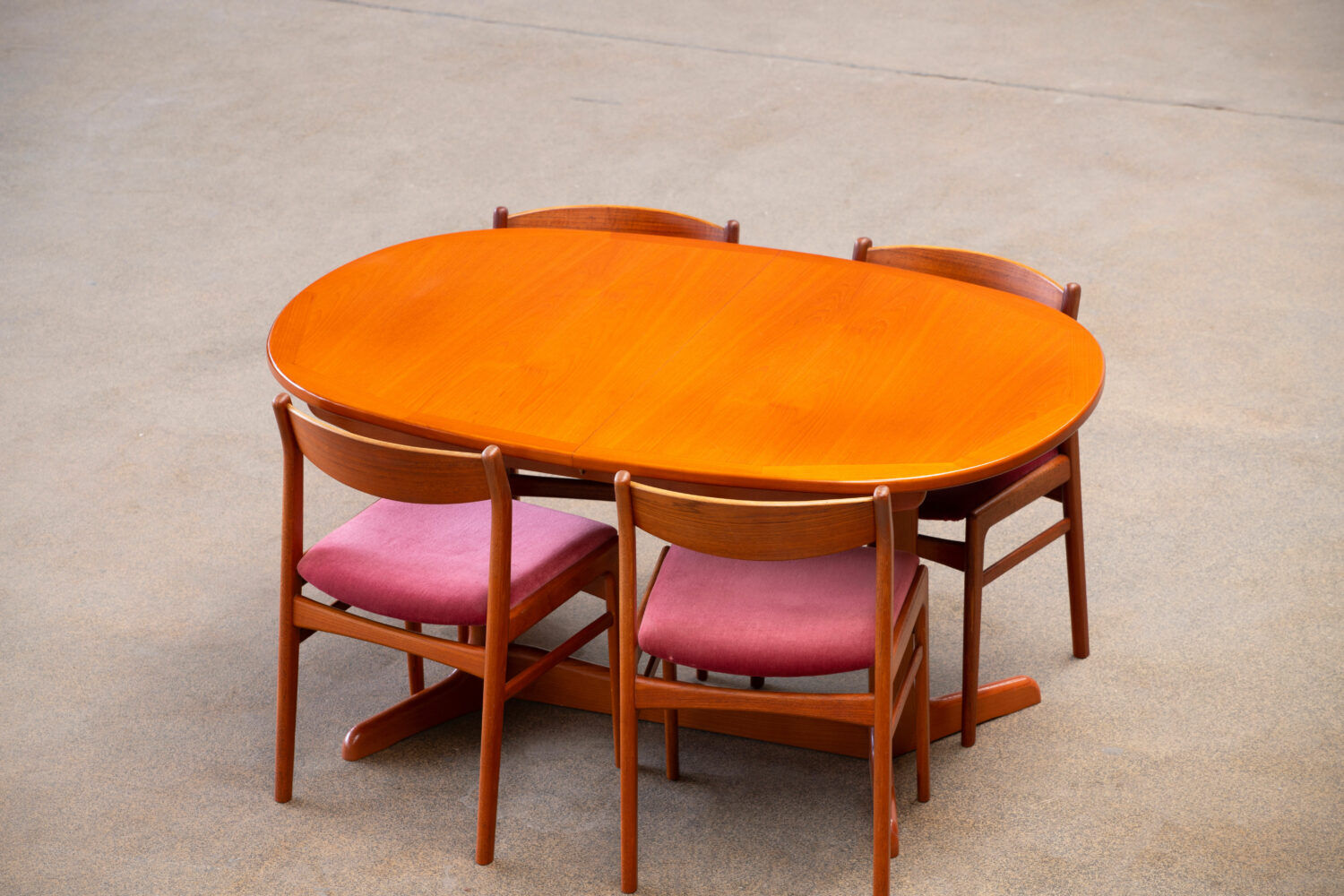 Scandinavian extension table by G-Plan 1960