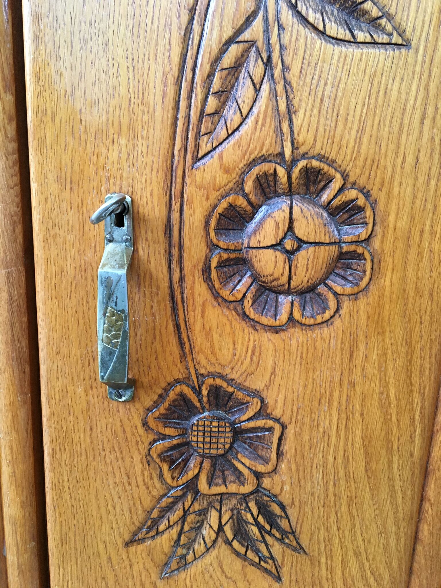 Asymmetrical parisian wardrobe