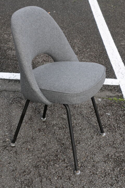 Chaise Conference d'Eero Saarinen gris clair | Selency