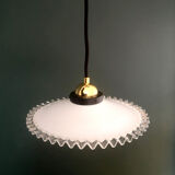 Suspension opaline