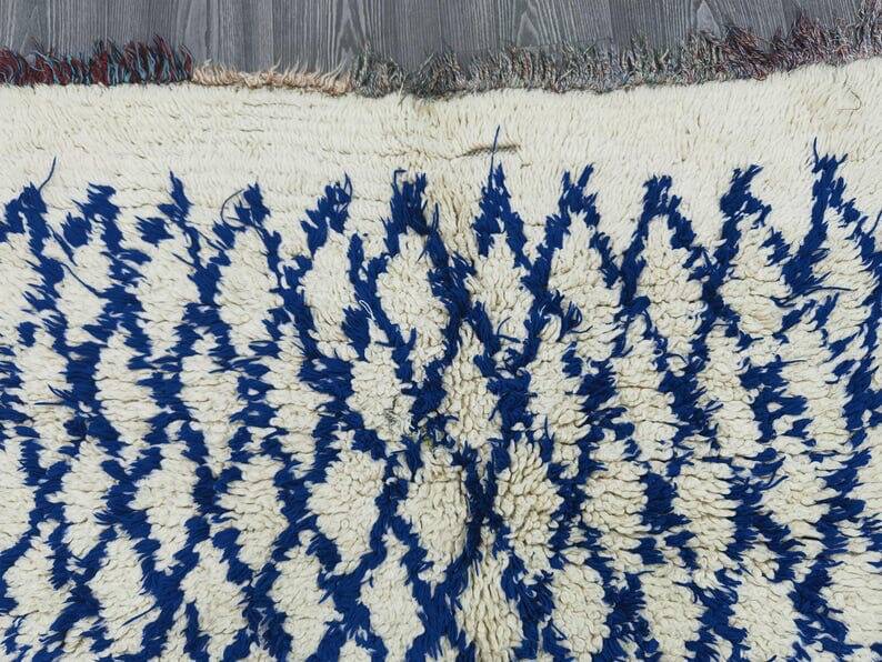 Traditional handmade Berber rug size 150 x 250 cm