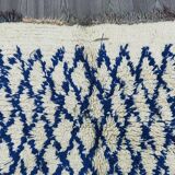 Traditional handmade Berber rug size 150 x 250 cm