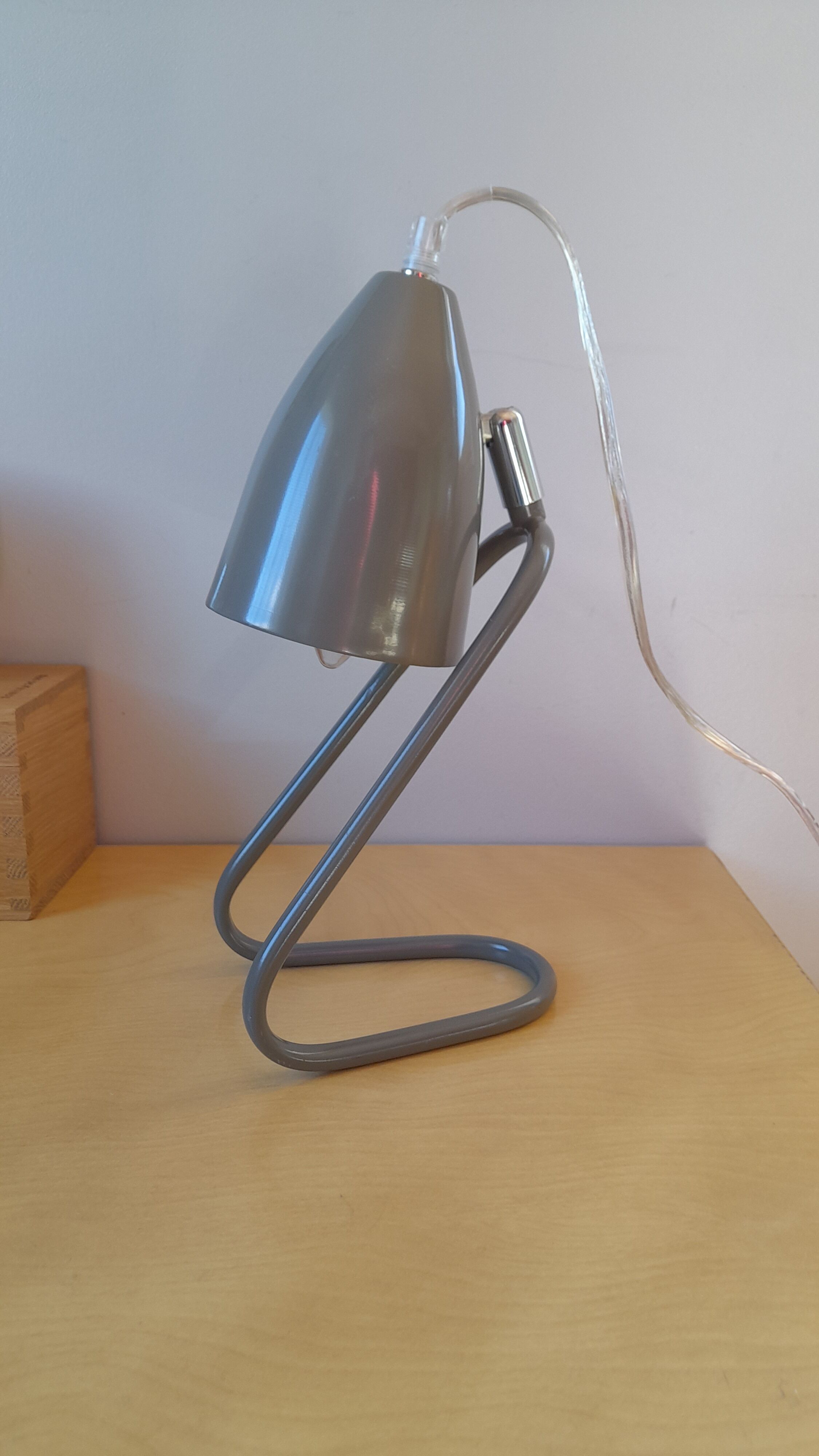Desk lamp