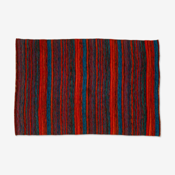 Tapis scandinave à tissage plat moderne du 20ème siècle. 190 x 126 cm (75 x 50 po).