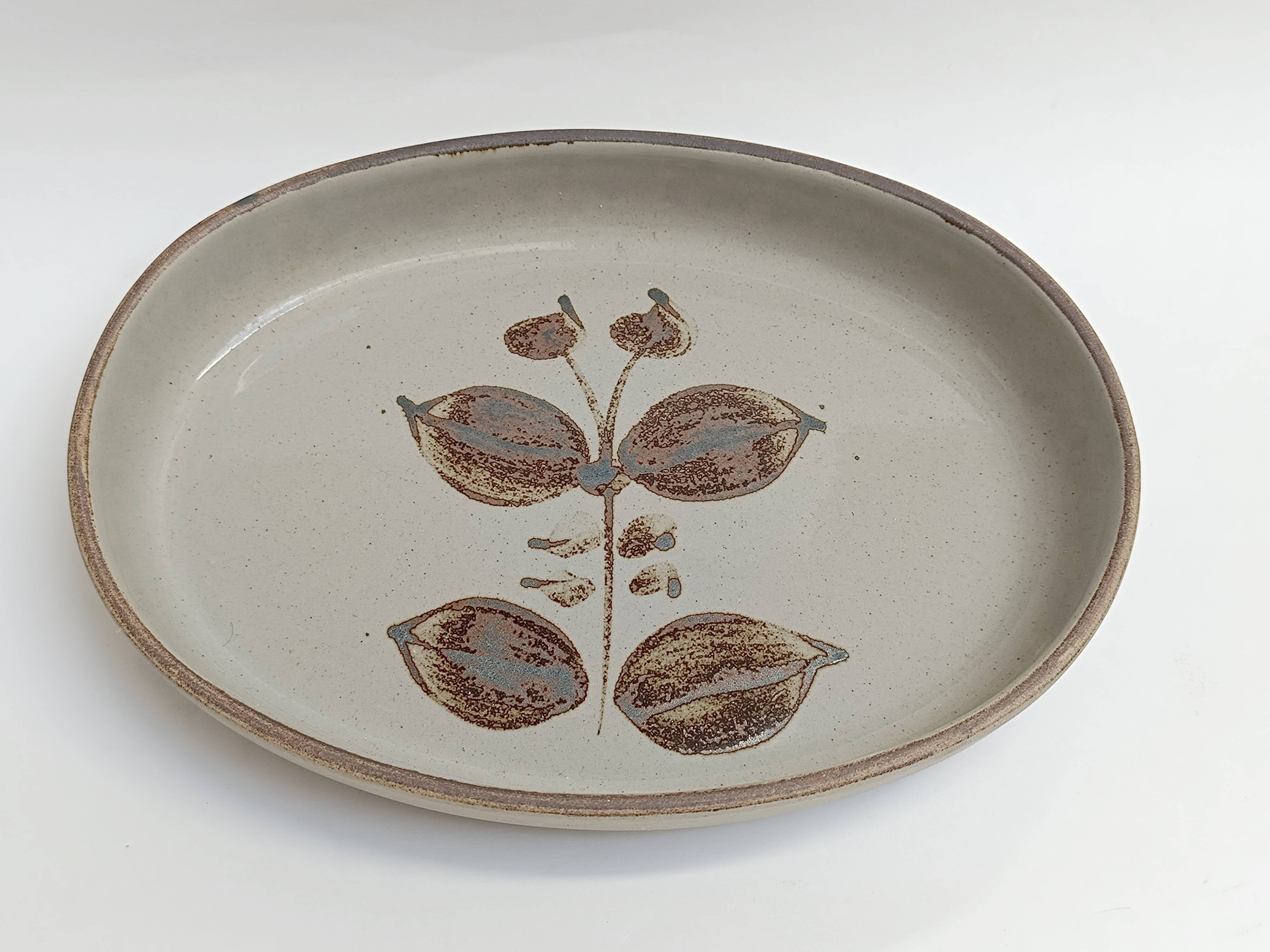 Arnon sandstone dish