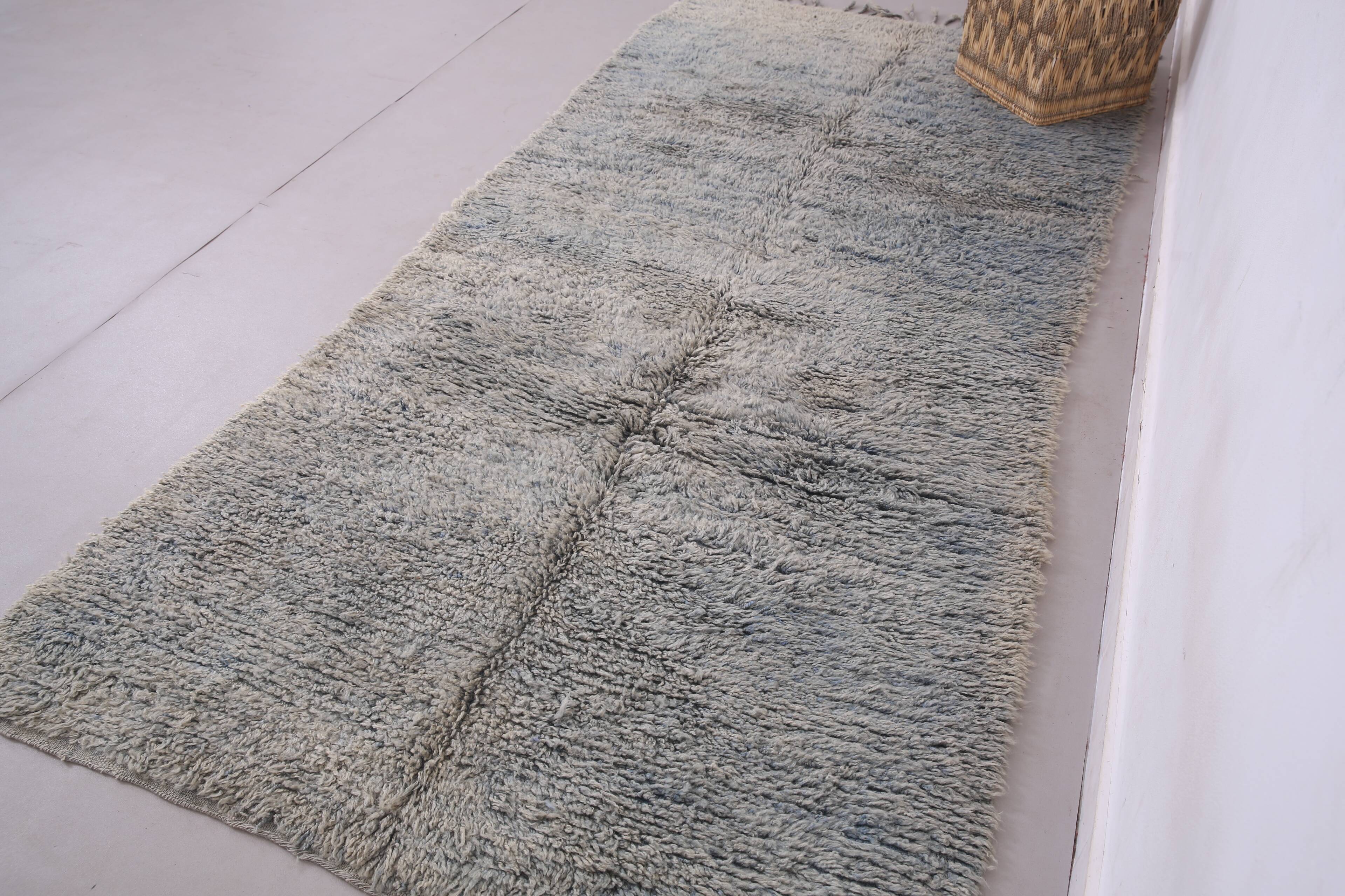 Pale Vintage Moroccan Rug 137 x 295 cm - Berber Wool Rug - Handmade Rug