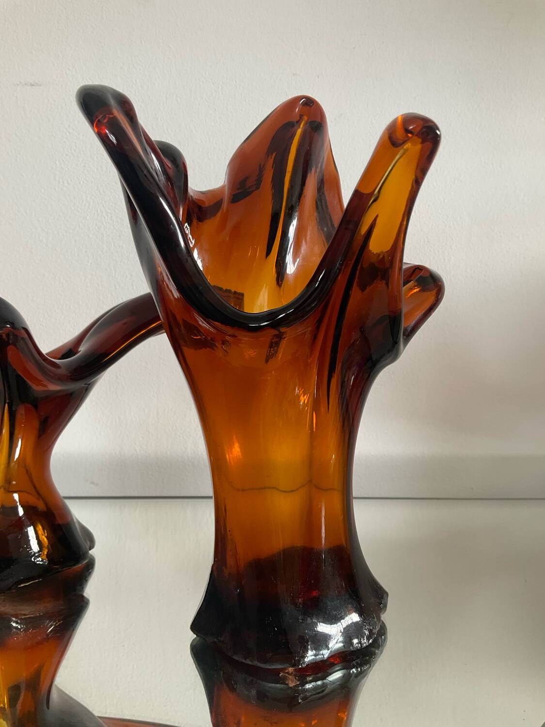 Duo de vases vintage en pâte de verre ambré