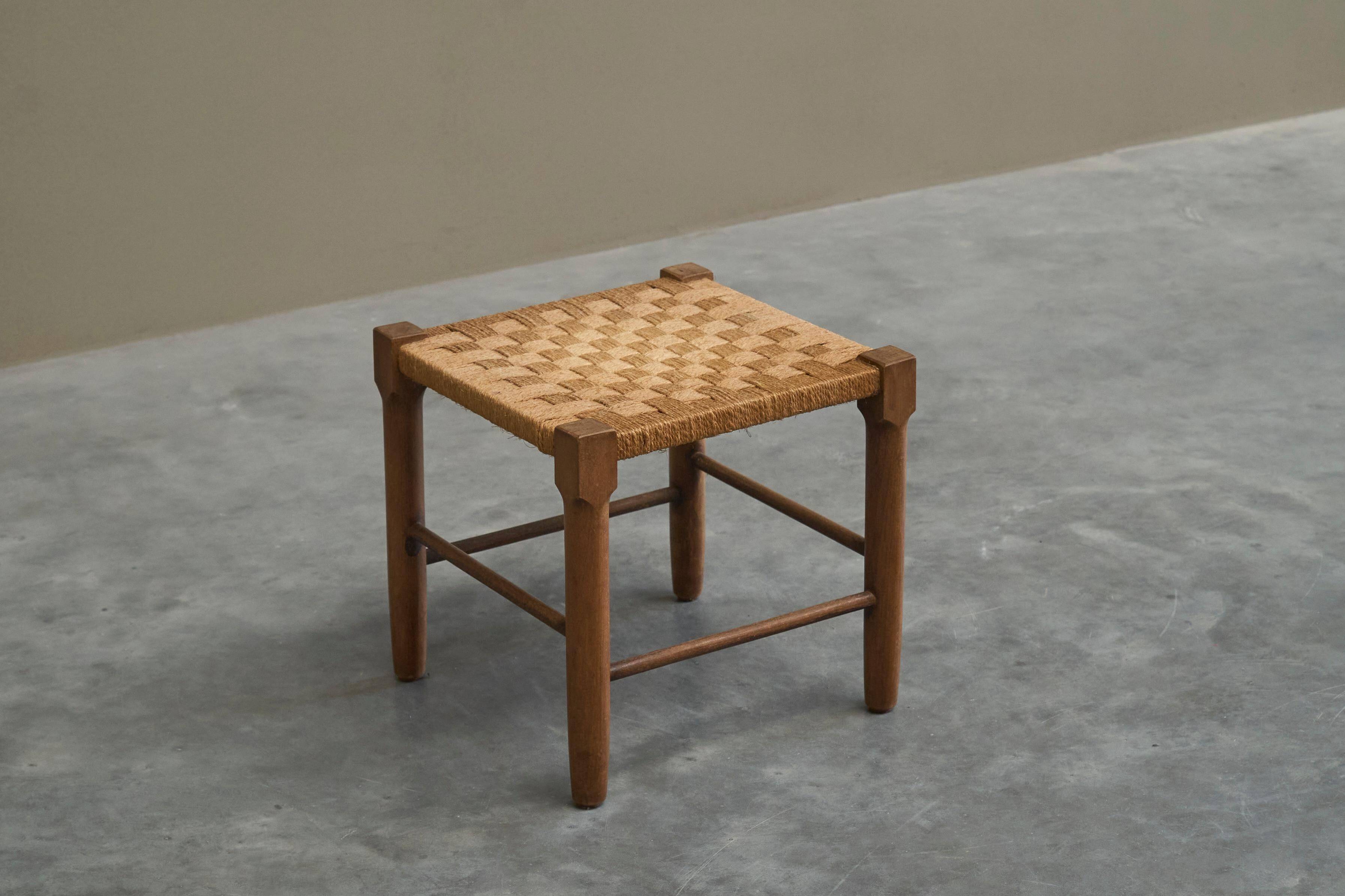 Tabouret scandinave en chêne massif et cordelette de papier 1960