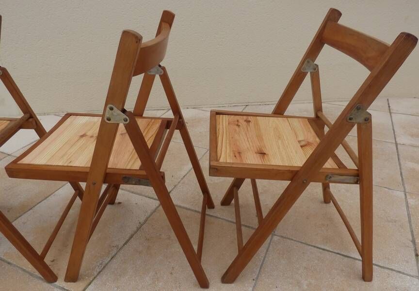 4 vintage varnished wooden folding chairs - Seats completely restored.