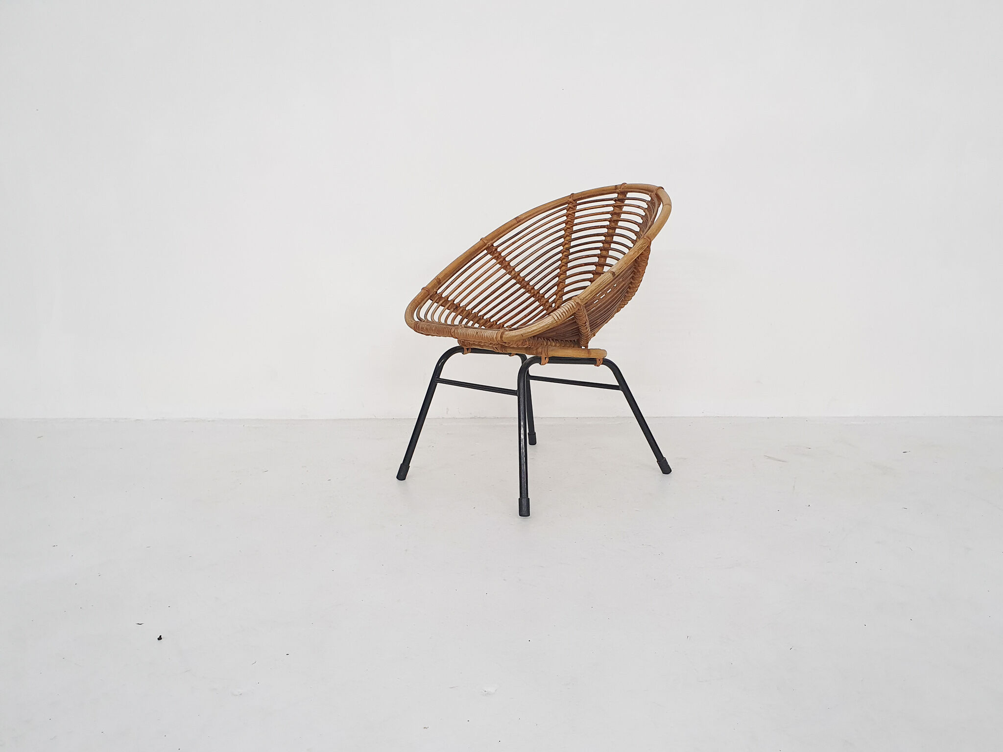Rohe Noordwolde rattan lounge chair, The Netherlands 1950
