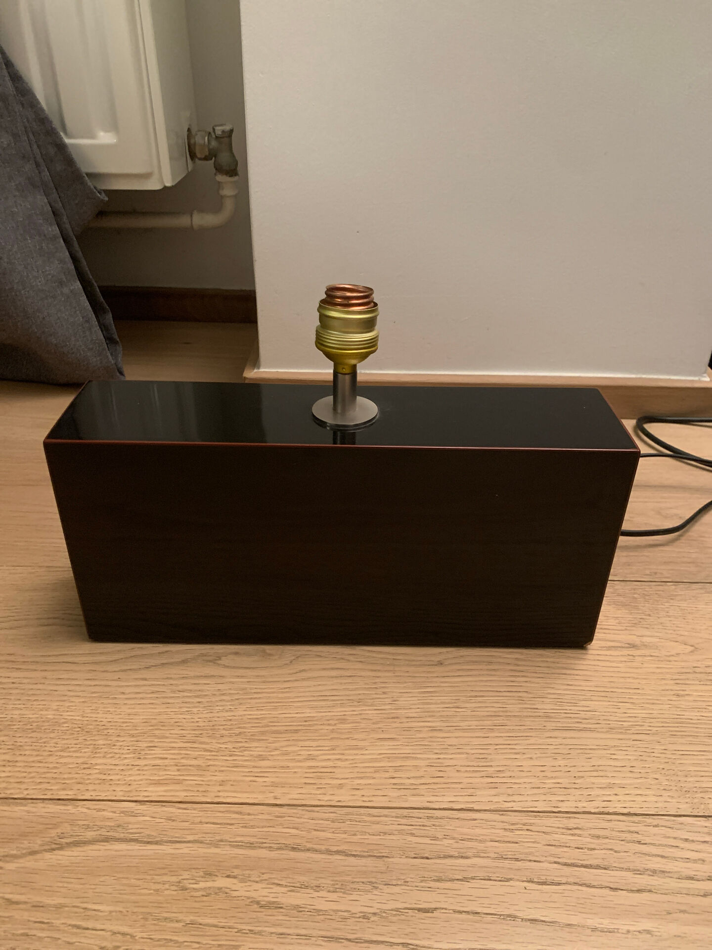 Table lamp