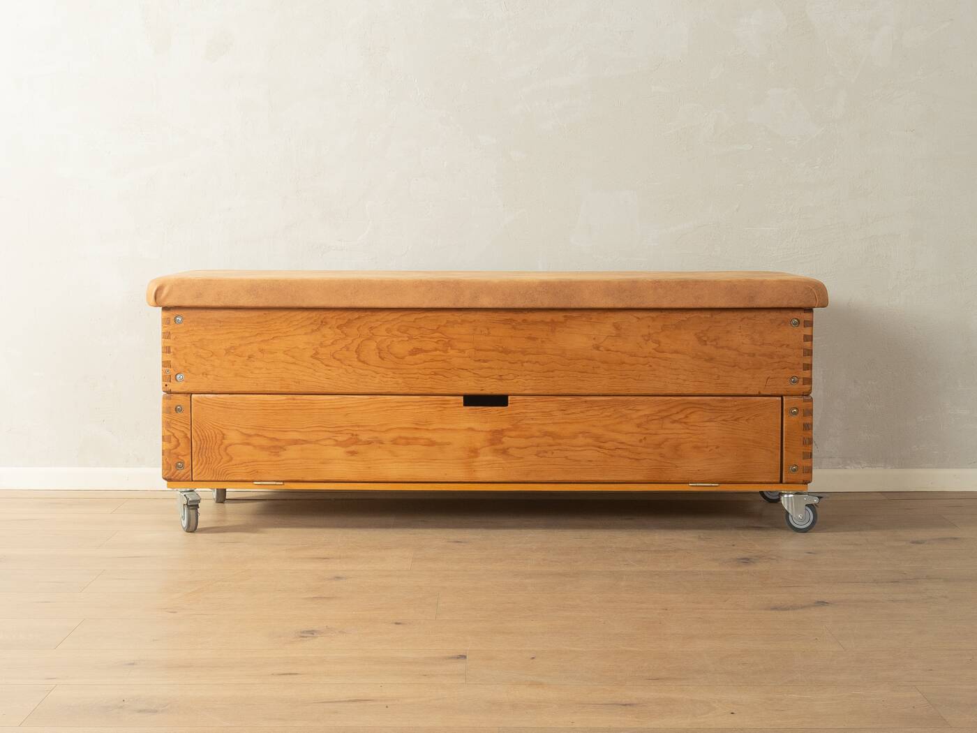 Unique vaulting box from the 1960s