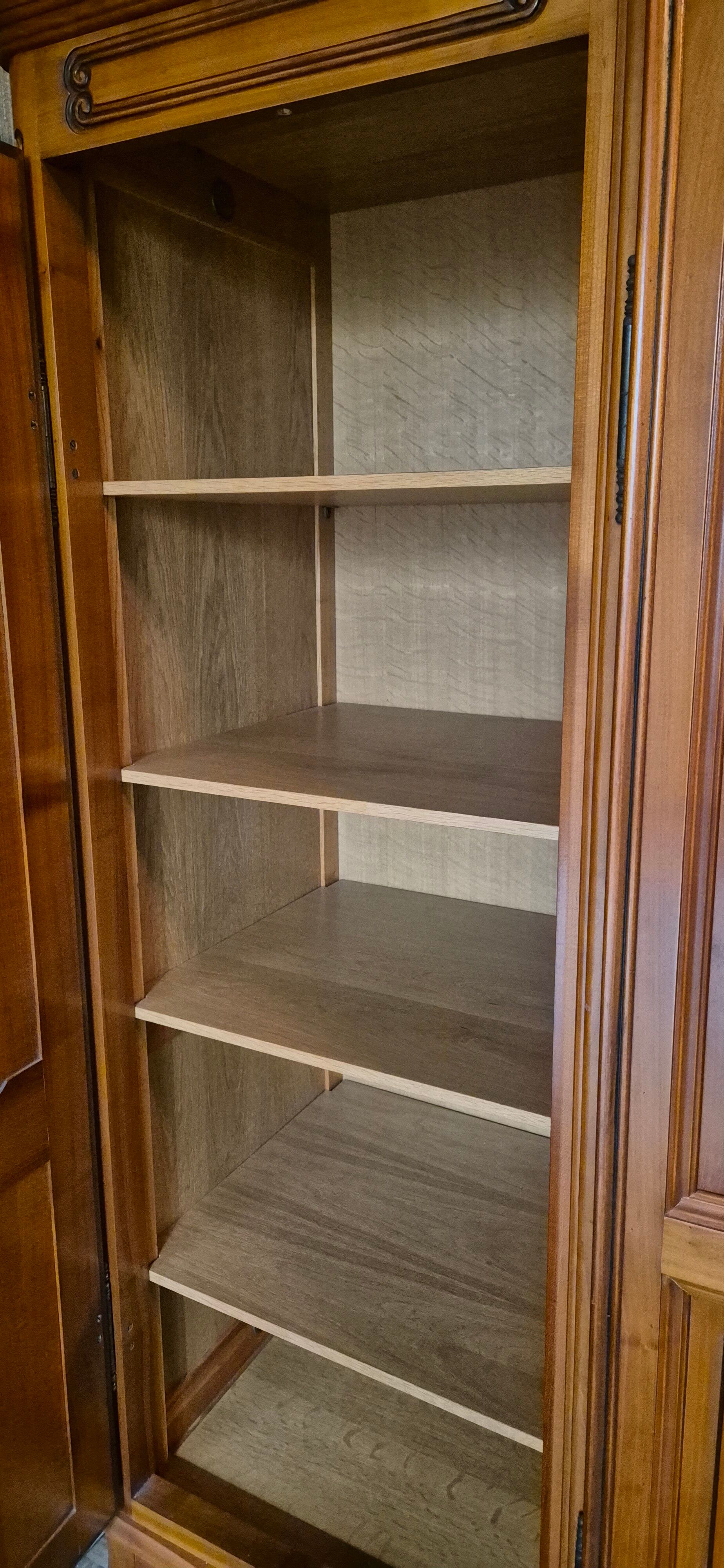 Wardrobe with 4 doors