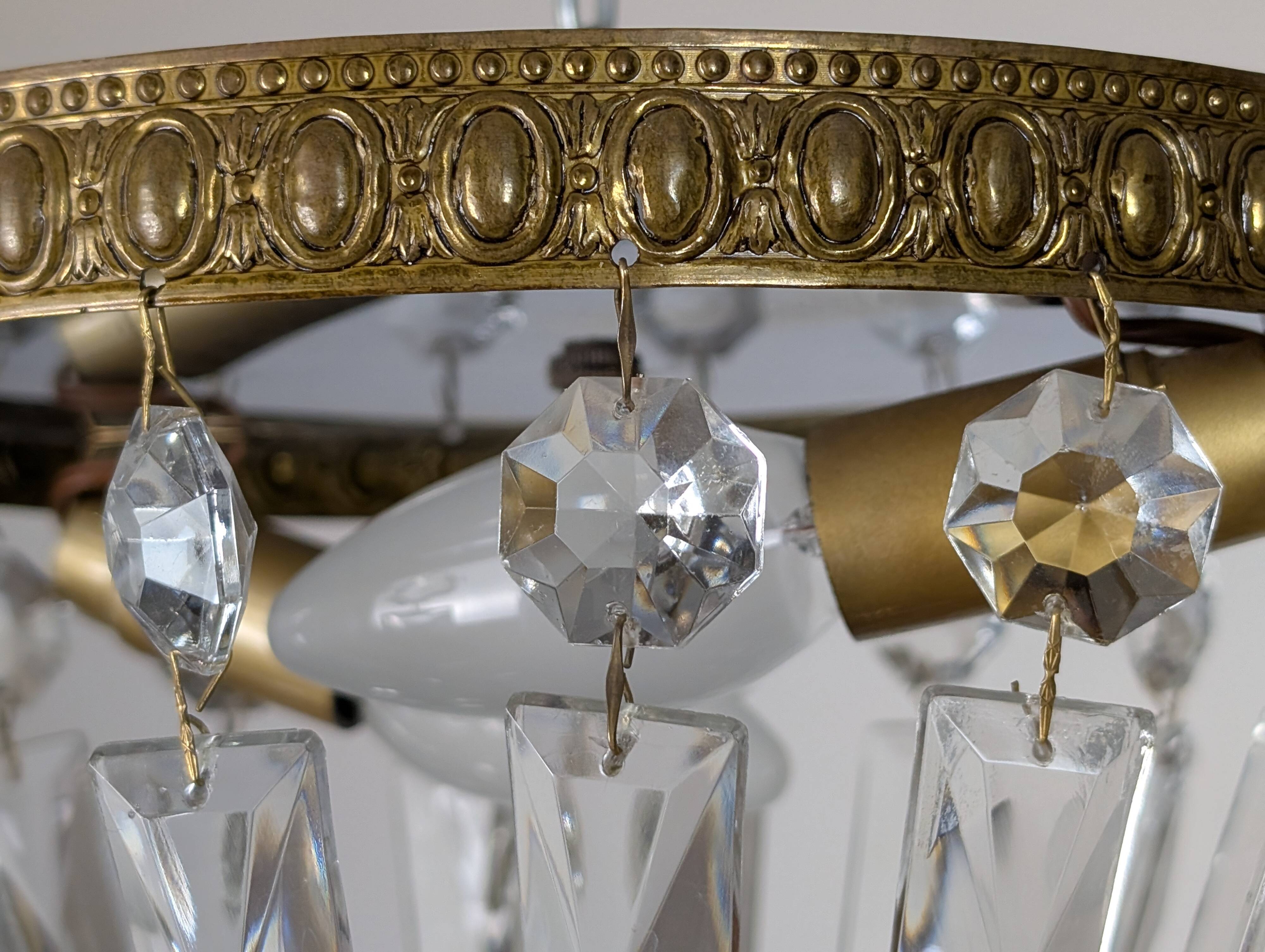 Ceiling light with tassels