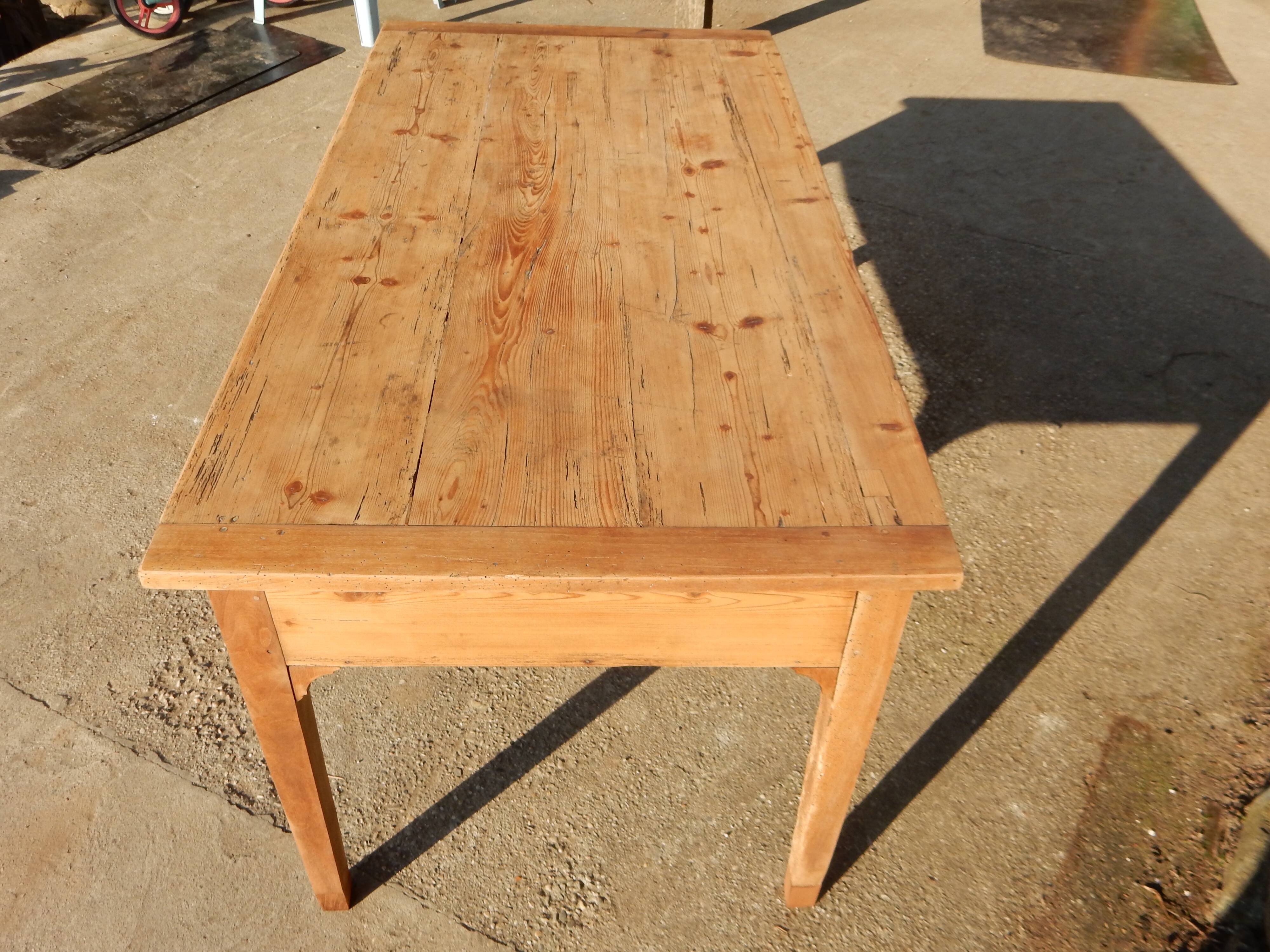 Old fir farmhouse table - 4 drawers