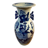 Vase balustre en porcelaine de Chine à décor floral bleu cobalt