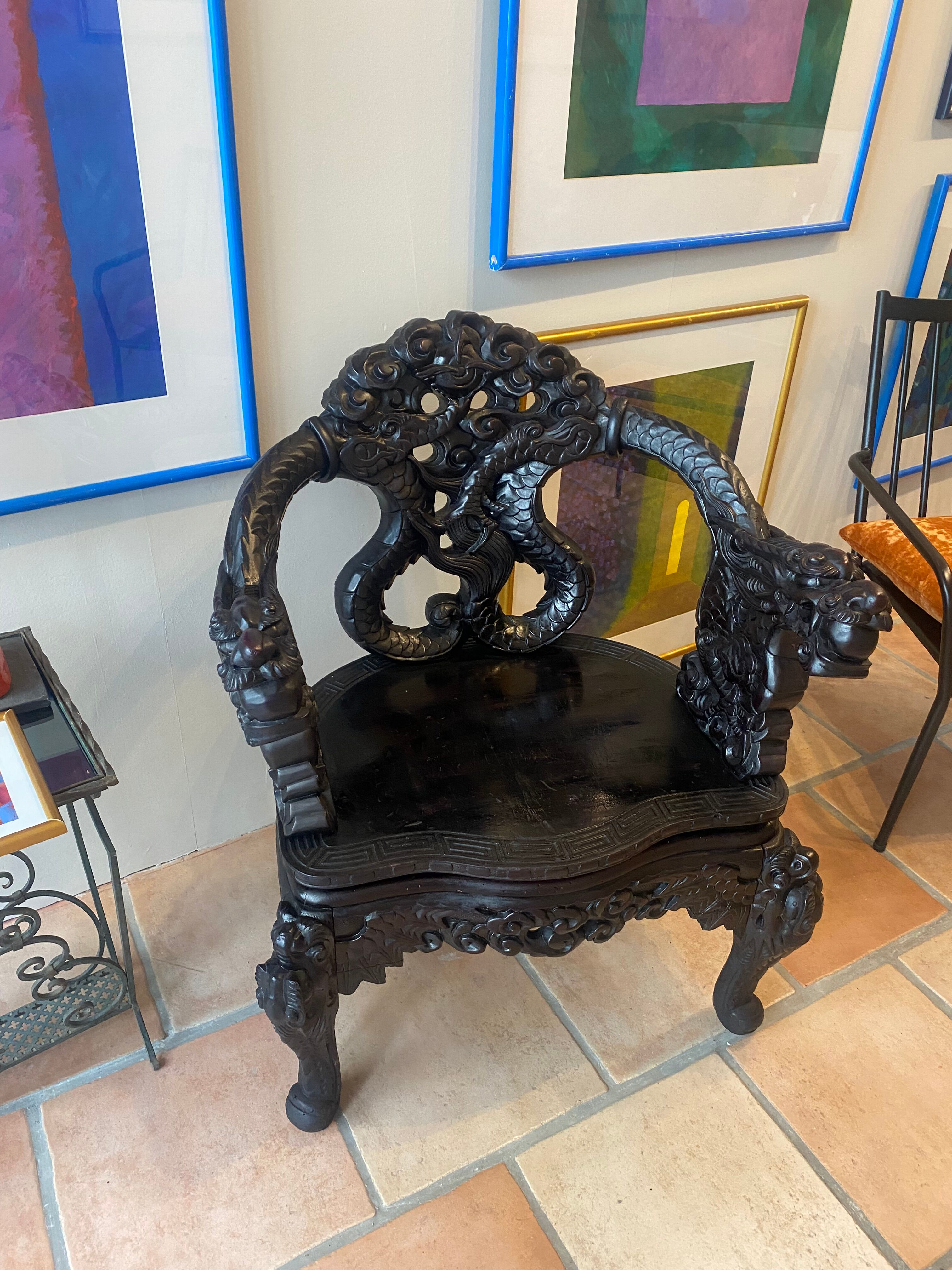 Fauteuil dragon en bois 19ème siècle