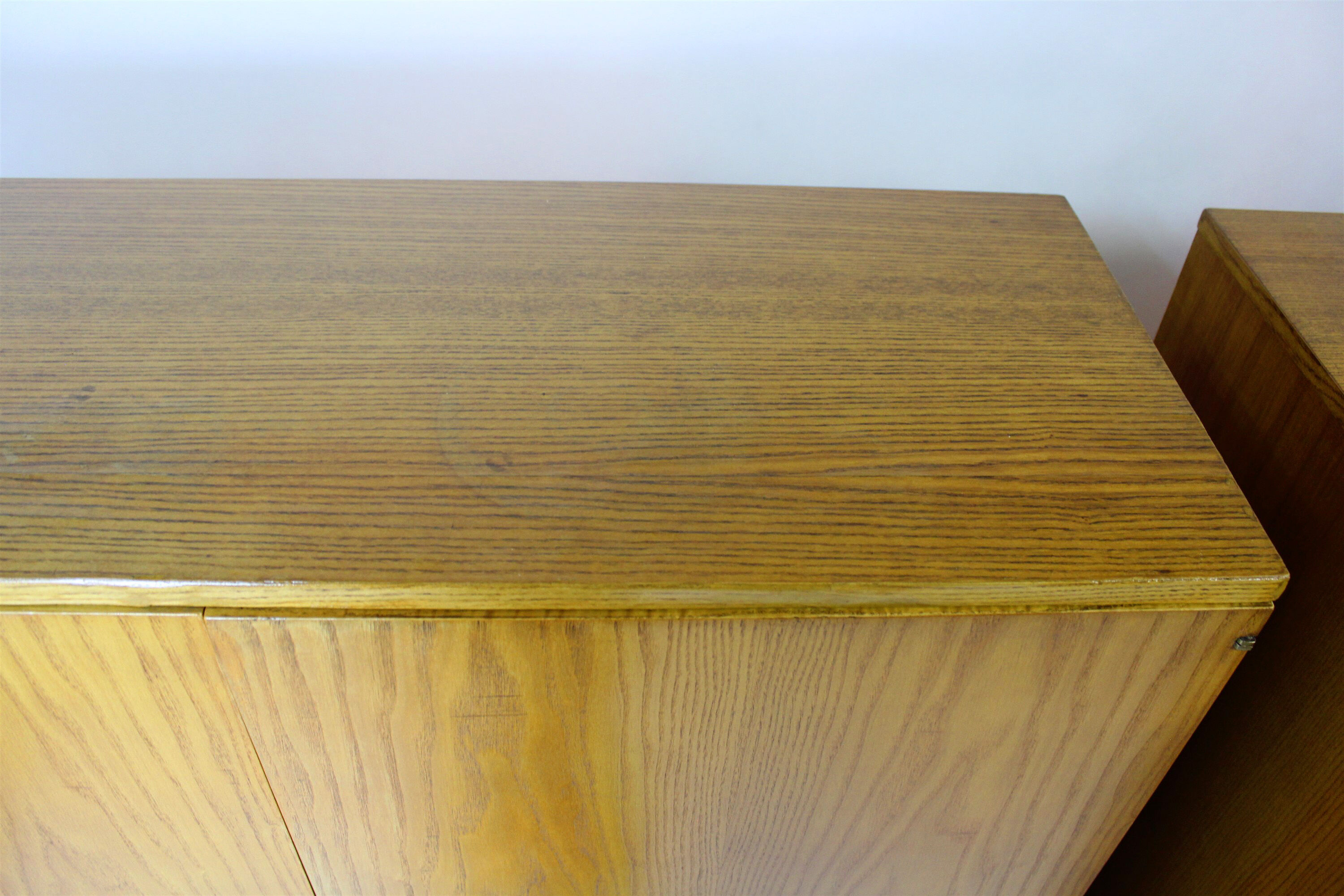 Armoires en frêne par Jitona en 1965