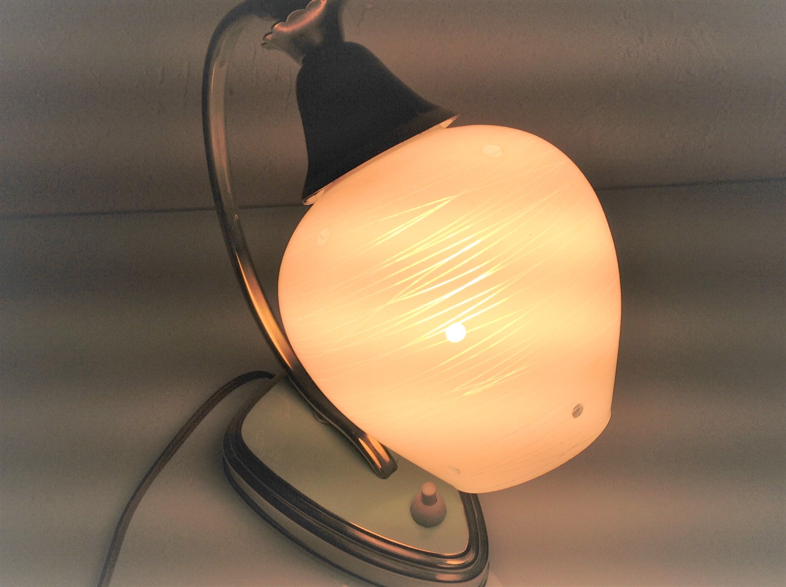 Bedside lamp brass and opaline / vintage 50s-60s