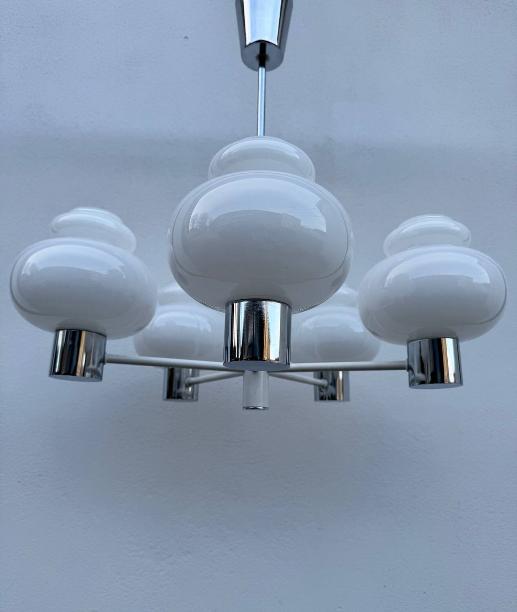 Lustre Space Age opaline chrome années 70