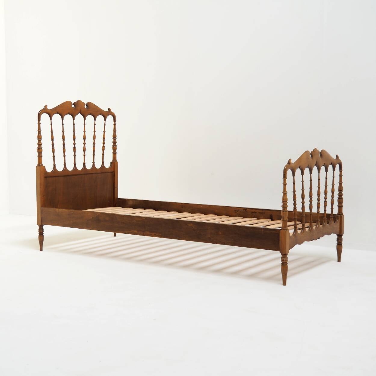 Lit Chiavari classique italien en pin, 2/2