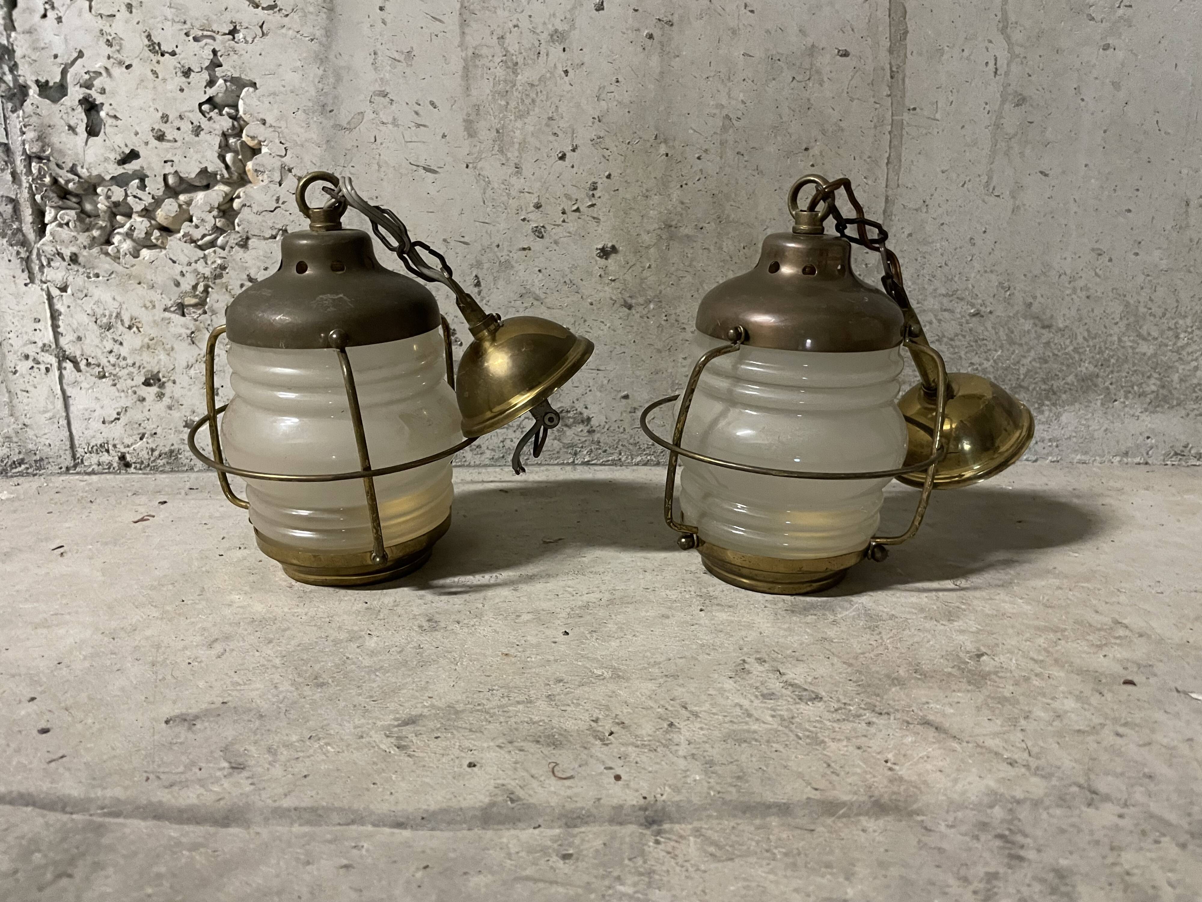 Pair of marine suspensions