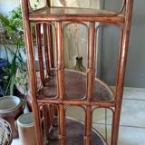 Corner shelf