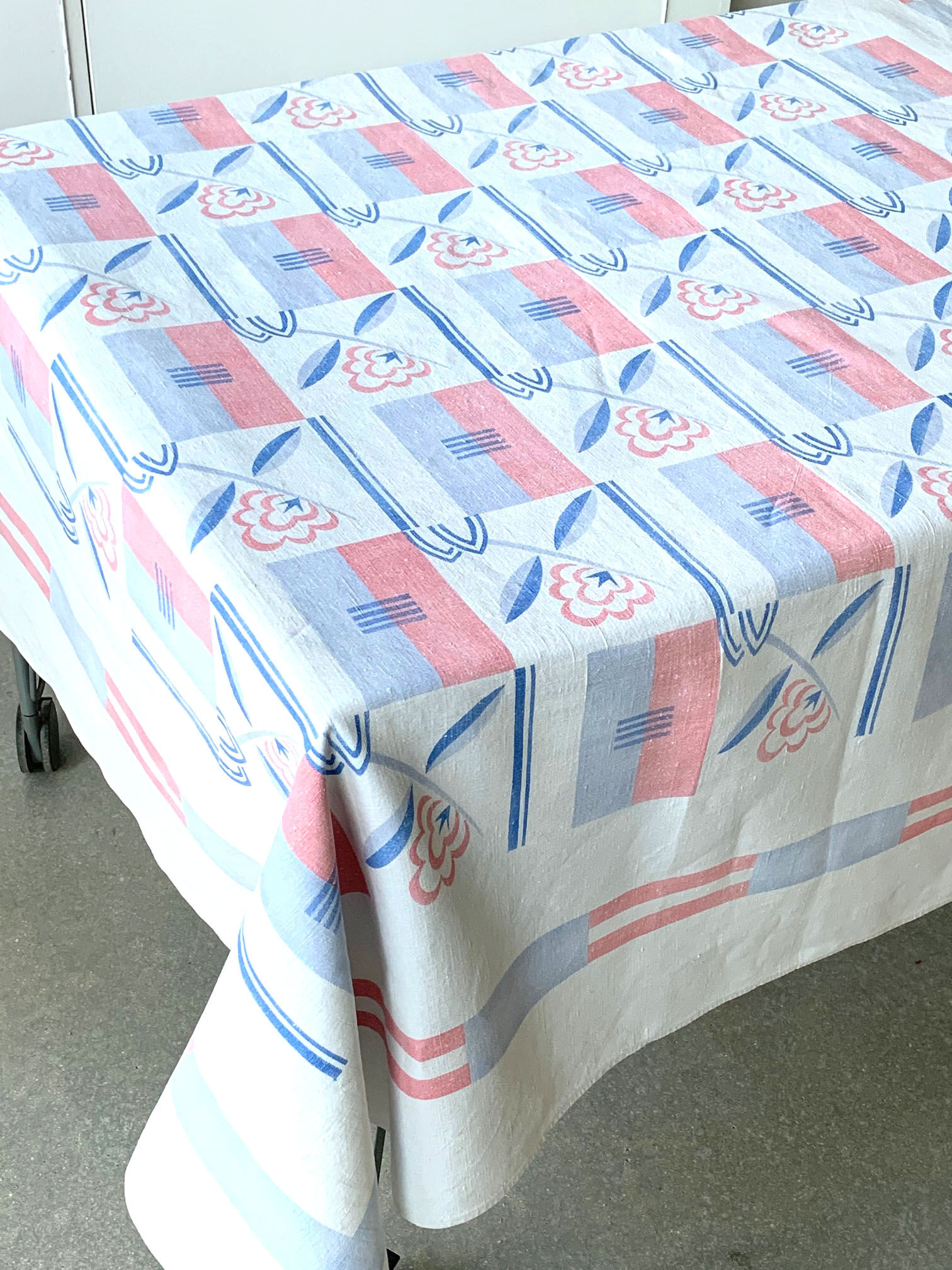 Art deco pattern linen tablecloth