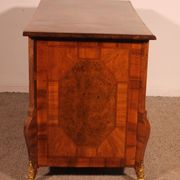 Mazarine chest of drawers from the early 18th century