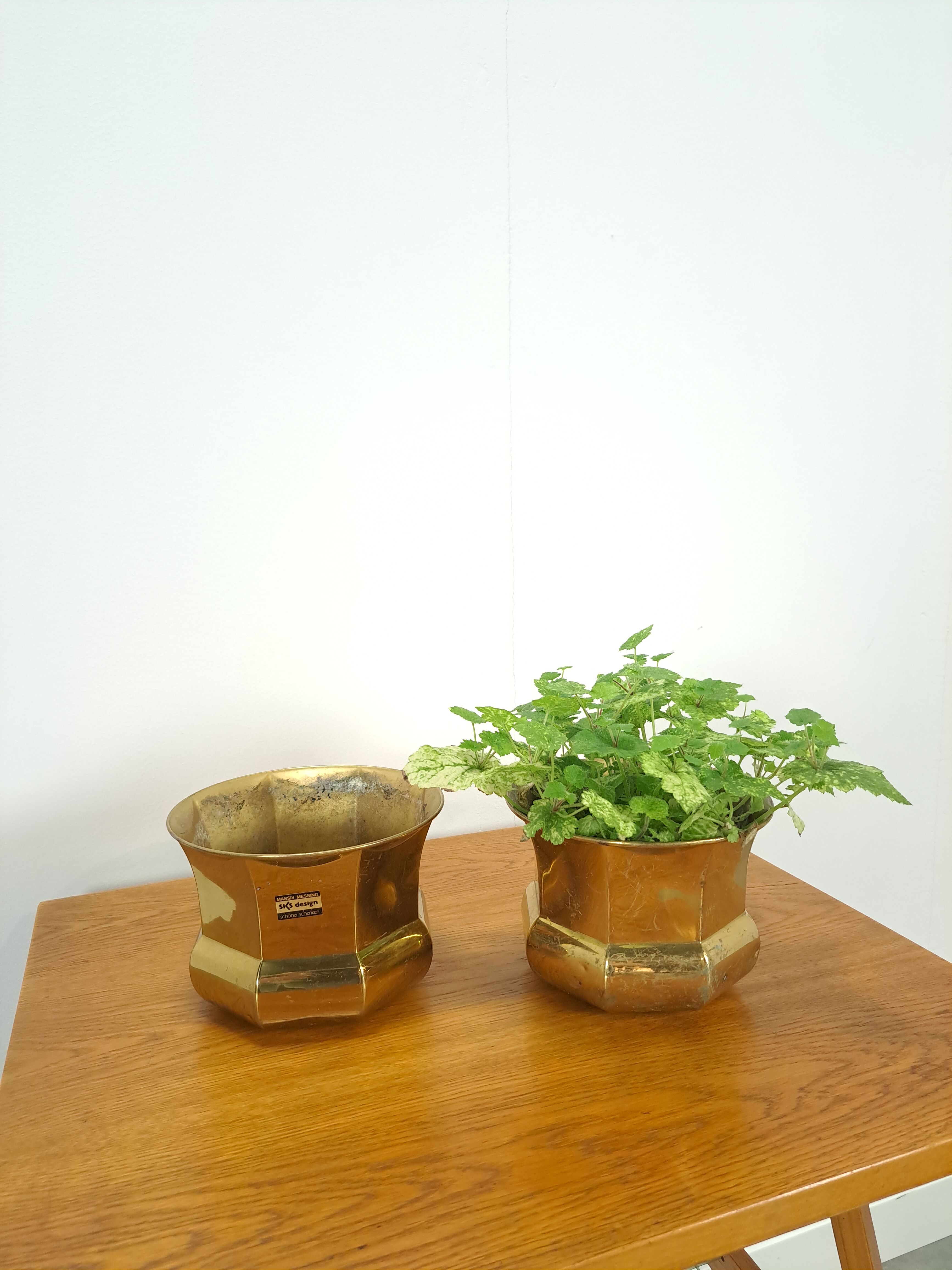 Brass set flower pots, pots